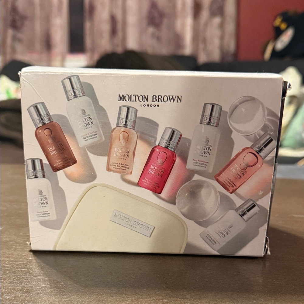 Molton Brown Toiletries Set